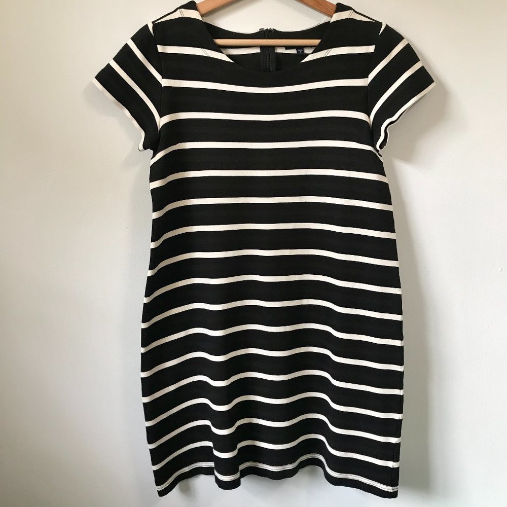 GAP Black & White Striped Short Sleeve Dress, Size 6